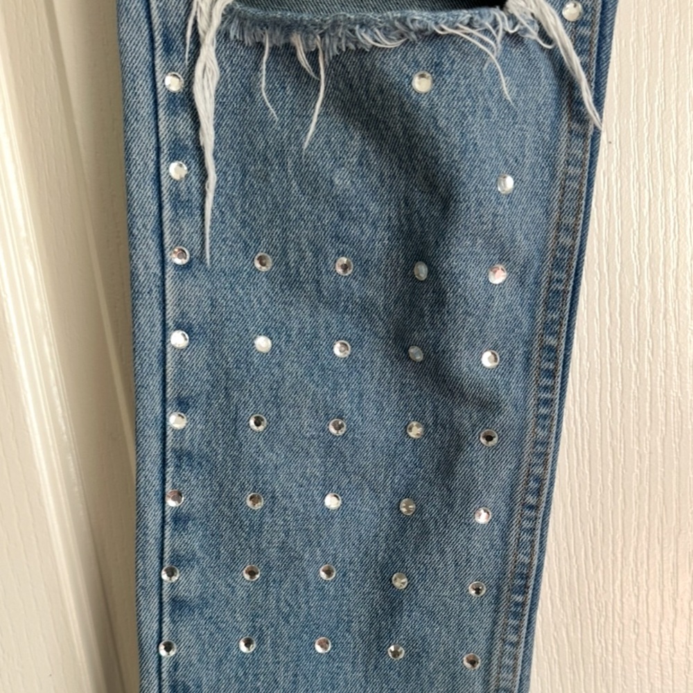 Carmar Black Top and Blue Distressed Jeans - Picture 7 of 16